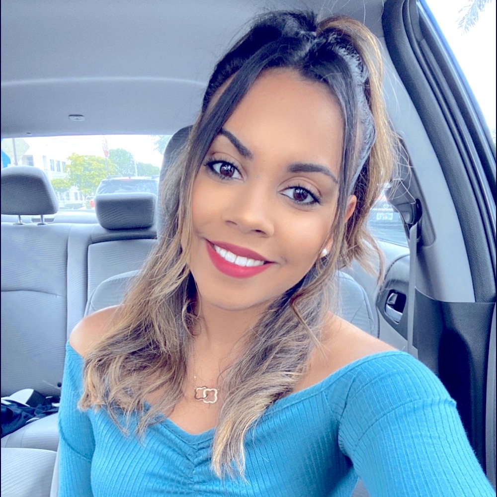 Meet your Posher, Elayne
